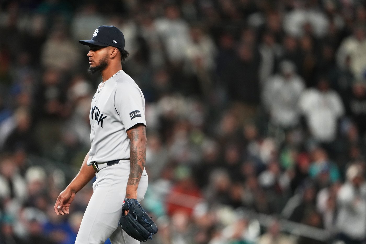 Cal Raleigh, the 2025 AL MVP runner-up, walks it off for Mariners in 2-1 win against Yankees | iNFOnews.ca Cal Raleigh, the 2025 AL MVP runner-up, walks it off for Mariners in 2-1 win against Yankees | iNFOnews.ca