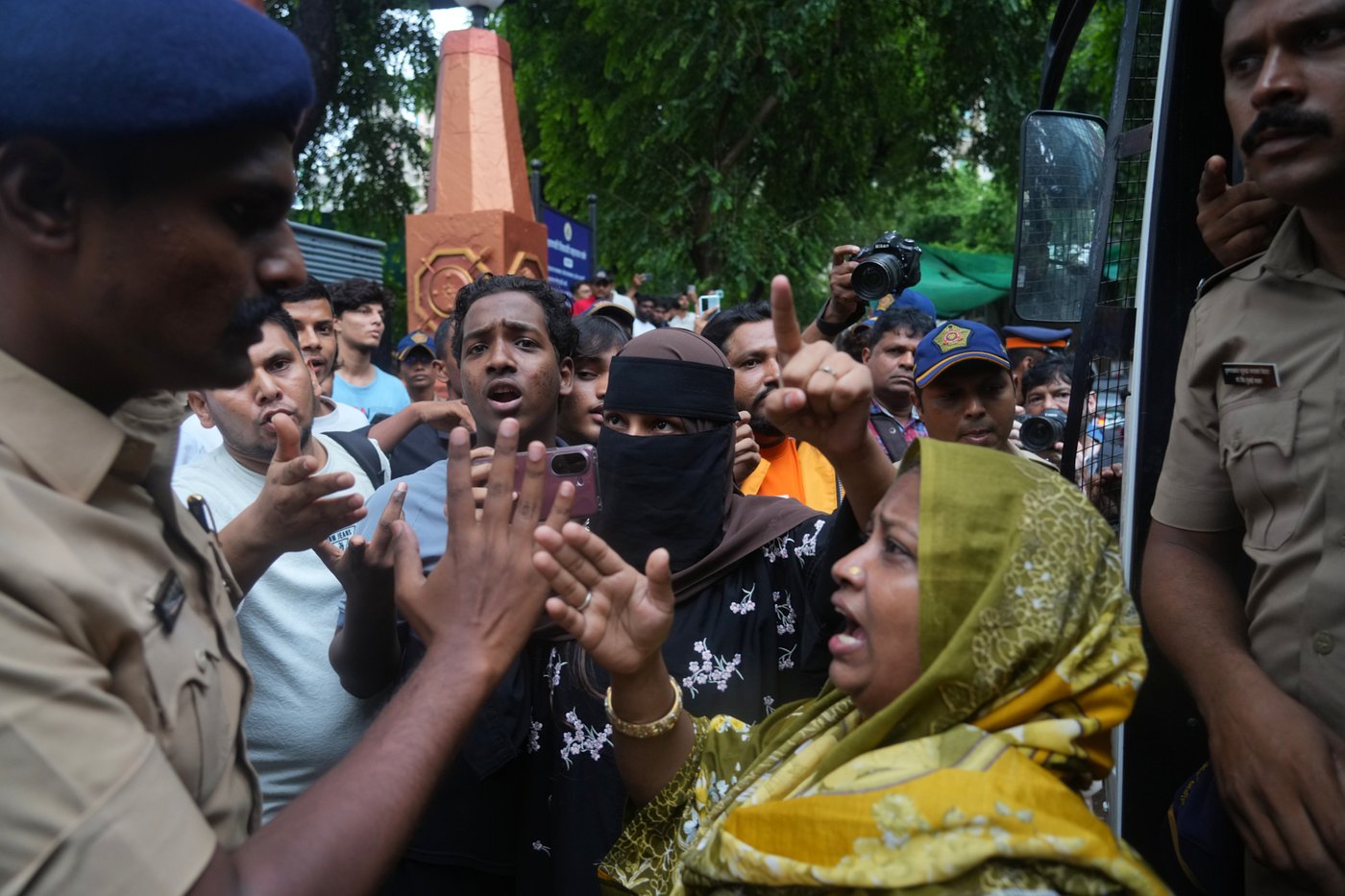 India's Cockroach movement holds a capital sit-in as police crack down on protests | iNFOnews.ca