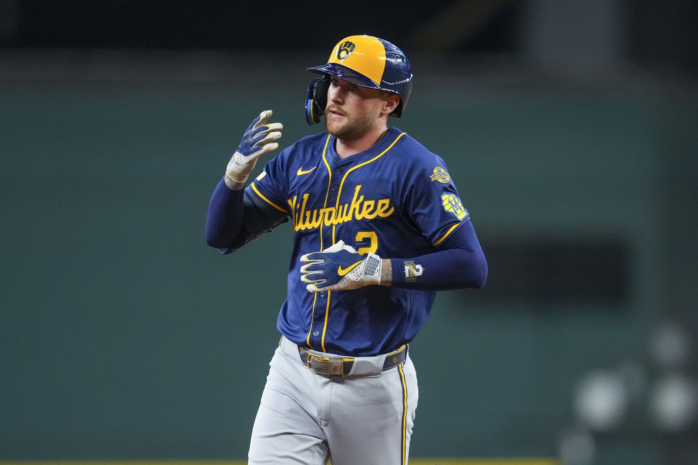 Double Burger for Texas as big 1B homers twice in 6-3 win for 3-game sweep of MLB-best Brewers | iNFOnews.ca Double Burger for Texas as big 1B homers twice in 6-3 win for 3-game sweep of MLB-best Brewers | iNFOnews.ca