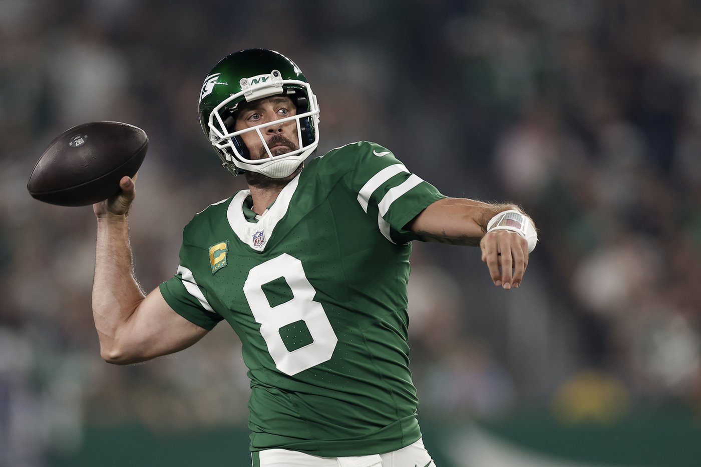Jets' Aaron Rodgers returns to huge cheers for 1st home game since Achilles tendon injury last year | iNFOnews.ca