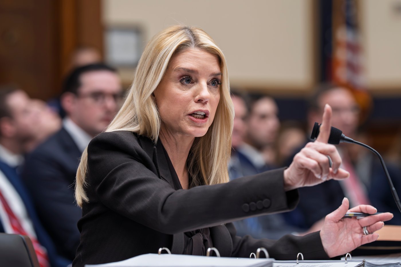 Bondi clashes with Democrats as she struggles to turn the page on Epstein files furor | iNFOnews.ca
