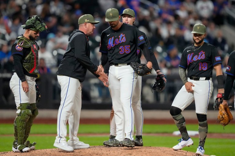 Mets pitcher Clay Holmes sidelined indefinitely with broken leg after getting hit by line drive | iNFOnews.ca