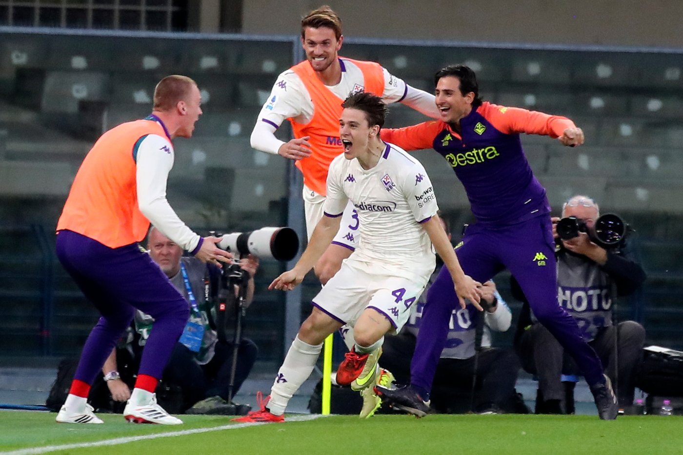 De Gea’s huge saves lift Fiorentina to a tense win over Verona | iNFOnews.ca