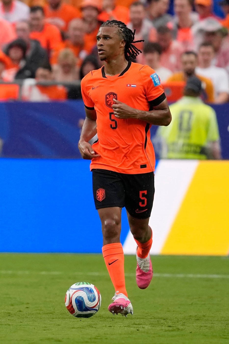 Netherlands defender Aké leaves Man City to join Fenerbahce's quest for Turkish league title | iNFOnews.ca Netherlands defender Aké leaves Man City to join Fenerbahce's quest for Turkish league title | iNFOnews.ca