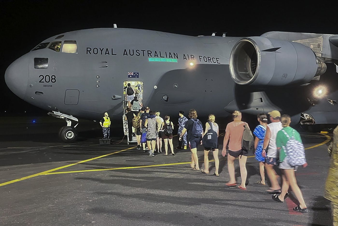 Rescuers dig for survivors of Vanuatu earthquake with no water and unclear death toll | iNFOnews.ca