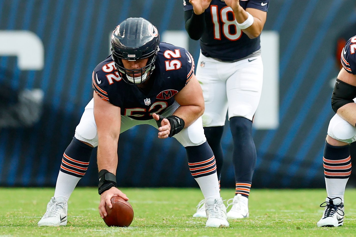 Chicago Bears Pro Bowl center Drew Dalman is retiring after 5 seasons, AP source says | iNFOnews.ca