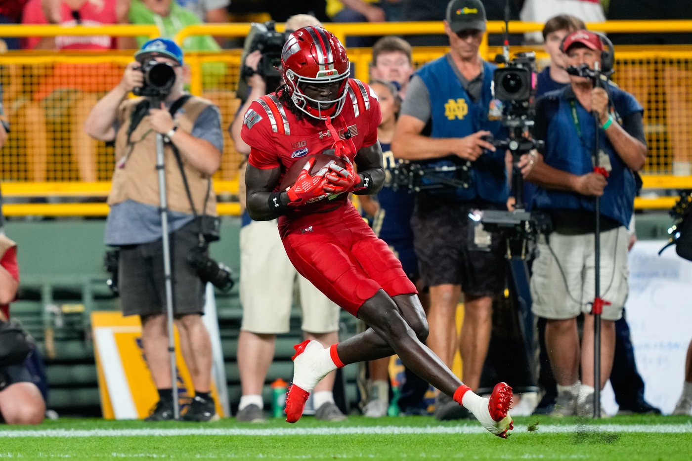 No. 4 Notre Dame overcomes sluggish start to beat Wisconsin 41-13 at Lambeau Field | iNFOnews.ca No. 4 Notre Dame overcomes sluggish start to beat Wisconsin 41-13 at Lambeau Field | iNFOnews.ca