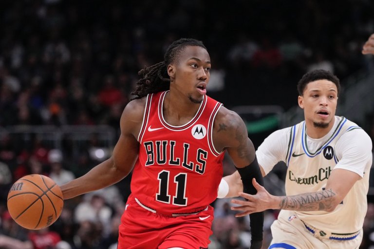 Timberwolves acquire Ayo Dosunmu for scoring depth in trade-deadline deal with Bulls, AP source says | iNFOnews.ca
