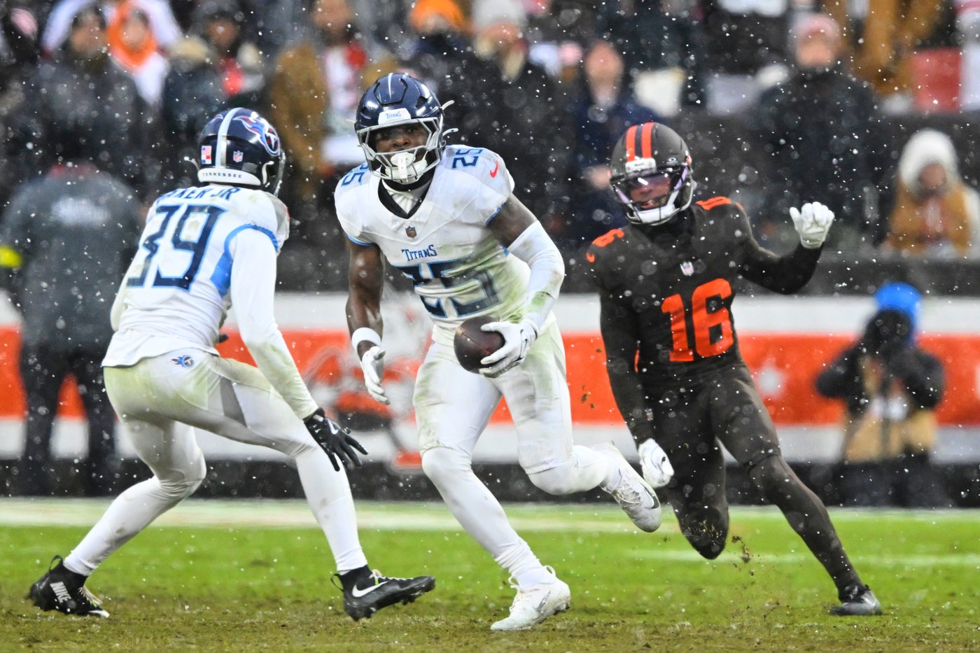 Titans' injury list grows longer with trio of safeties placed on injured reserve | iNFOnews.ca Titans' injury list grows longer with trio of safeties placed on injured reserve | iNFOnews.ca