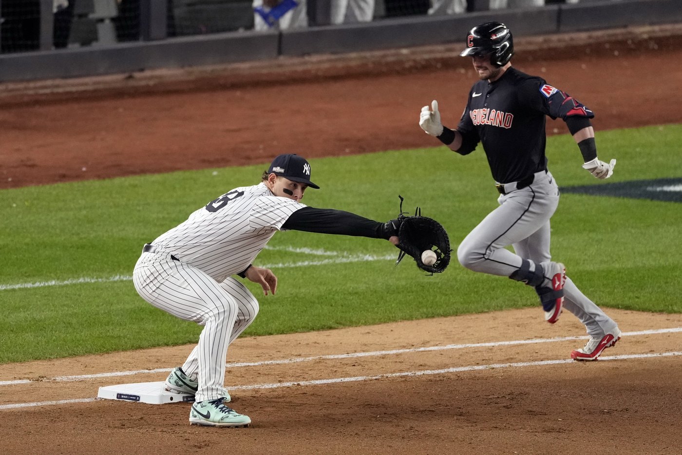 Rizzo returns to Yankees 16 days after fracturing fingers, goes 1 for 3 as New York wins ALCS opener | iNFOnews.ca