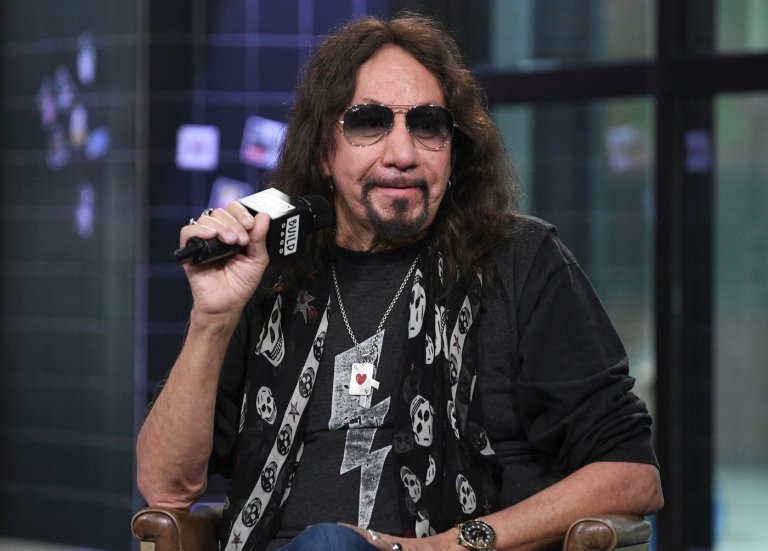 Founding Kiss guitarist Ace Frehley died from injuries suffered in fall, autopsy shows | iNFOnews.ca