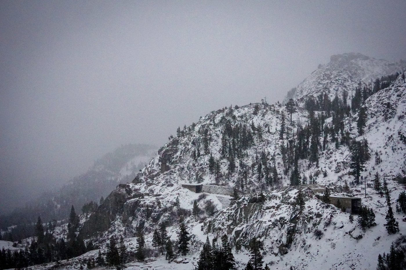 'Bomb cyclone' kills 2 and knocks out power to over half a million homes across the US Northwest | iNFOnews.ca