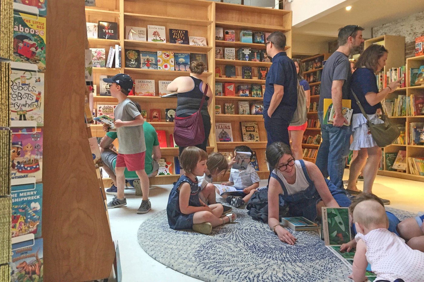 A guide to the bookstores owned by your favorite authors | iNFOnews.ca
