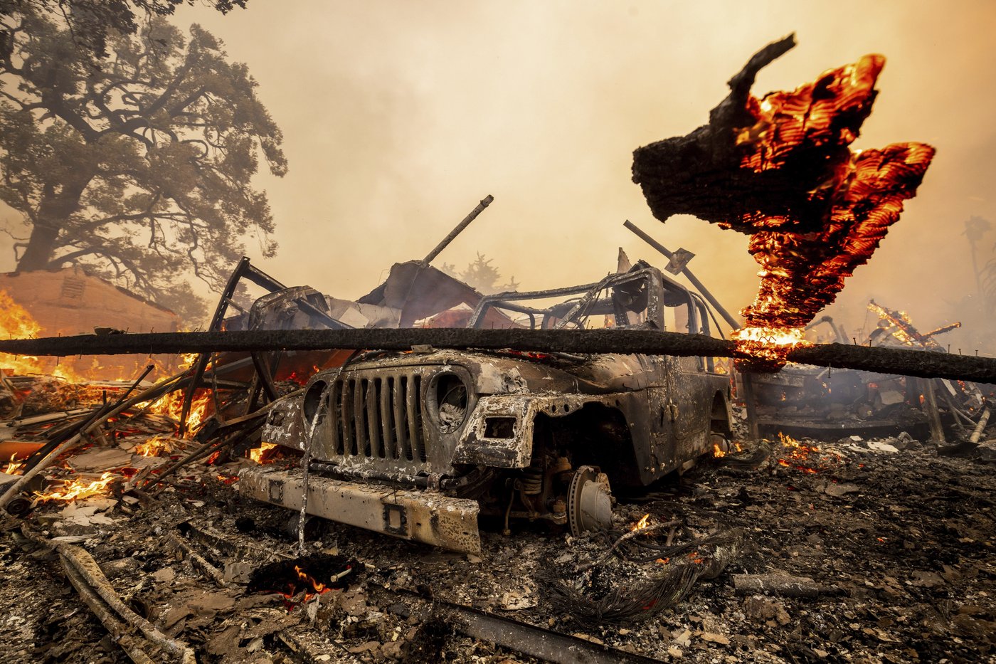 Fire officials describe harrowing conditions as Southern California wildfire exploded | iNFOnews.ca