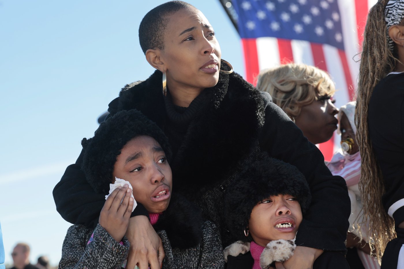 Officer injured at Ferguson protest shows improvement, transferred to rehab | iNFOnews.ca