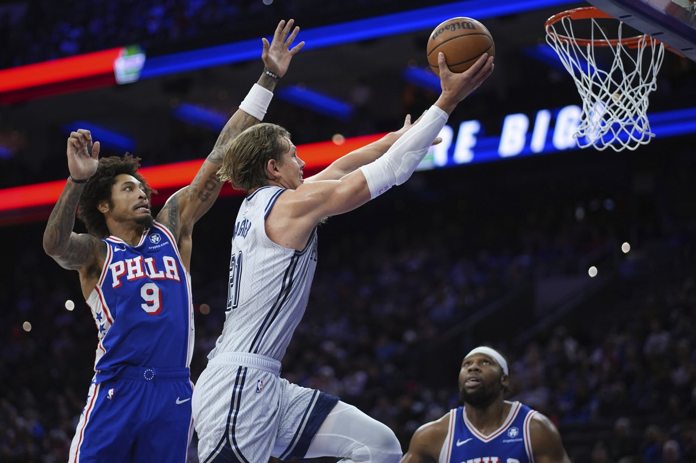 Franz Wagner and Jalen Suggs power the Magic to a 106-102 win over the short-handed 76ers | iNFOnews.ca