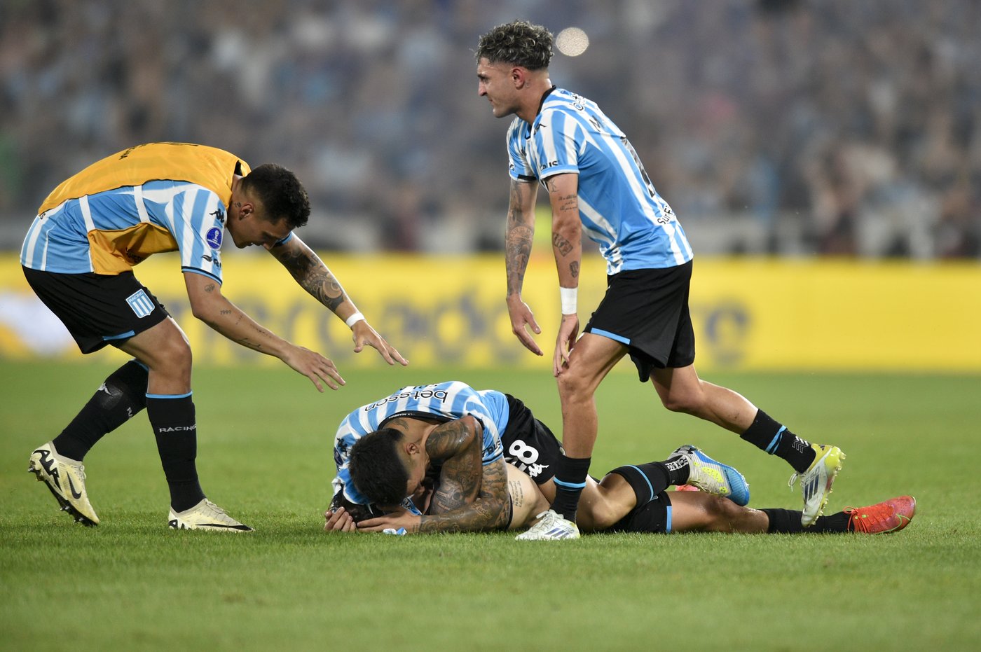 Depay's Corinthians knocked out by Argentina's Racing in Copa Sudamericana semifinal | iNFOnews.ca