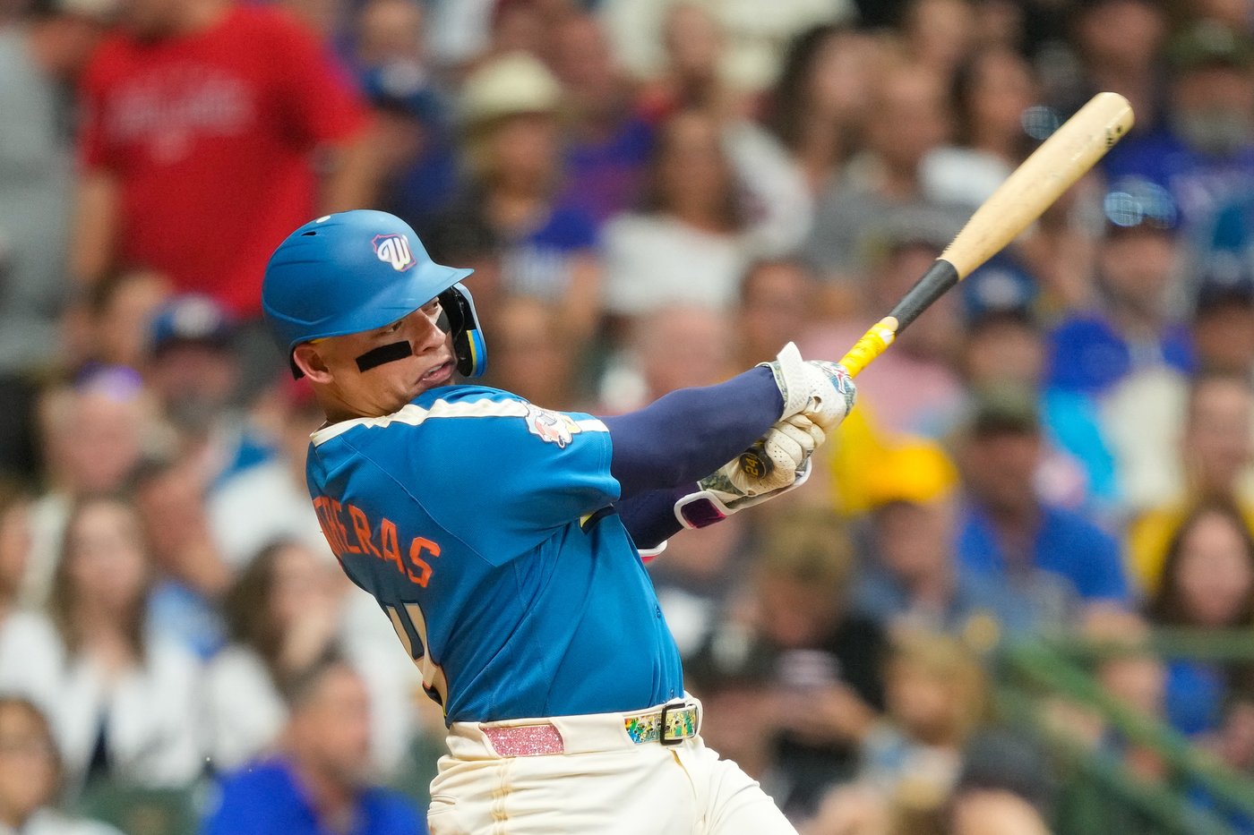 Henderson allows 1 hit in 7 innings as the MLB-leading Brewers beat the Rangers 6-1 | iNFOnews.ca Henderson allows 1 hit in 7 innings as the MLB-leading Brewers beat the Rangers 6-1 | iNFOnews.ca
