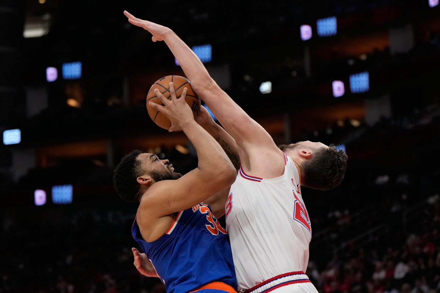 Durant scores 27 as the Rockets race to an early lead and rout the Knicks 111-94 | iNFOnews.ca Durant scores 27 as the Rockets race to an early lead and rout the Knicks 111-94 | iNFOnews.ca