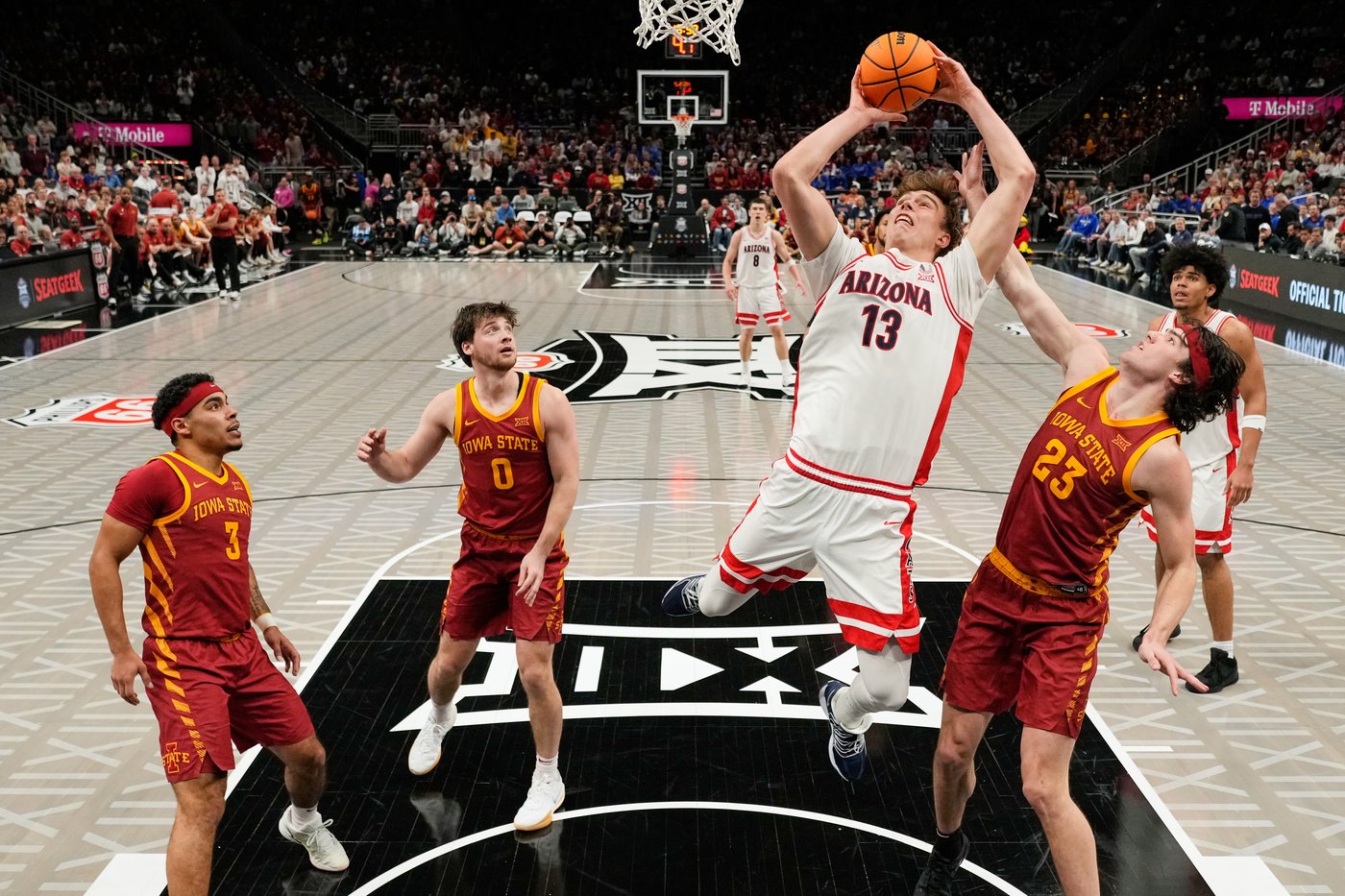 Jaden Bradley’s buzzer-beater lifts Arizona past Iowa State 82-80 in Big 12 semis | iNFOnews.ca