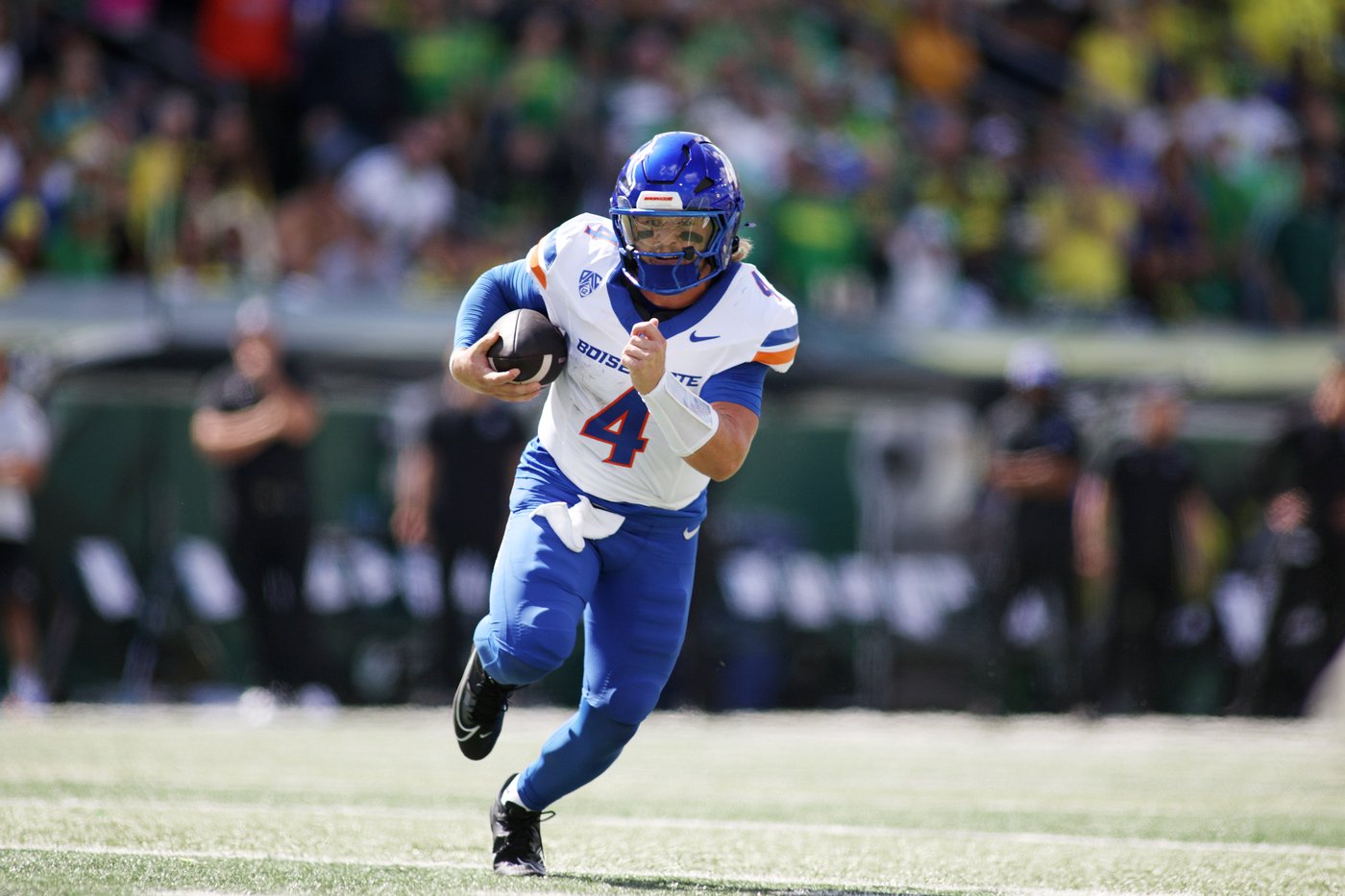 Moore throws for 3 TDs and No. 2 Oregon overcomes a slow start to beat Boise State 34-27 | iNFOnews.ca Moore throws for 3 TDs and No. 2 Oregon overcomes a slow start to beat Boise State 34-27 | iNFOnews.ca