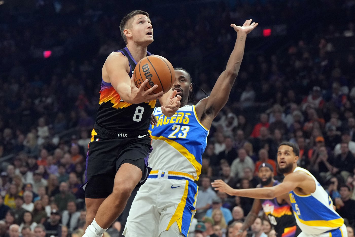 Booker scores 33, Brooks adds 32 and the Suns roll to 5th straight win by beating Pacers 133-98 | iNFOnews.ca