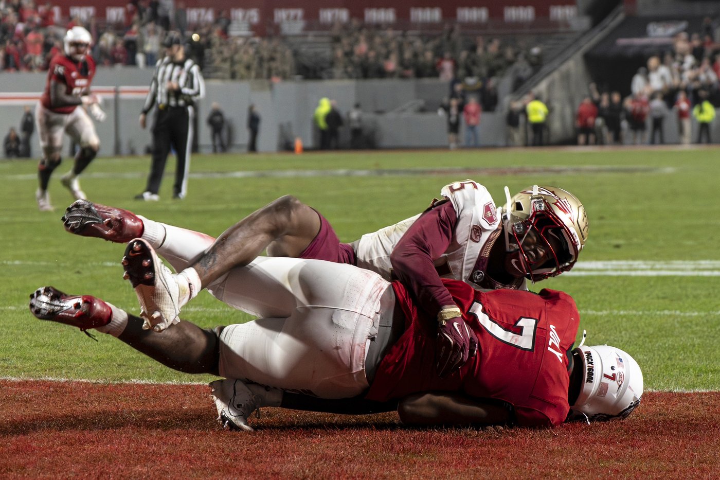 NC State tops Florida State 21-11 behind Joly's TD, 2 late special-teams turnovers by Seminoles | iNFOnews.ca NC State tops Florida State 21-11 behind Joly's TD, 2 late special-teams turnovers by Seminoles | iNFOnews.ca