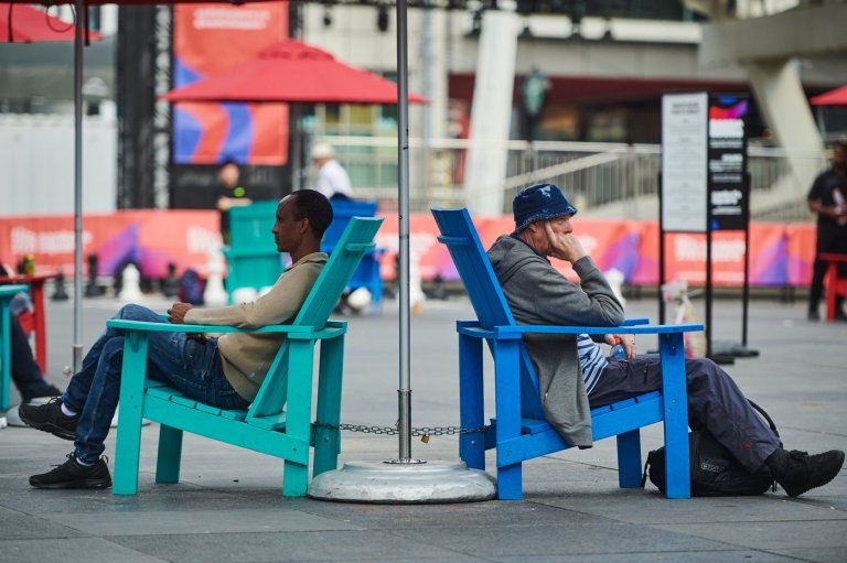 The big meaning behind micro-relationships, and why we should talk to strangers more | iNFOnews.ca