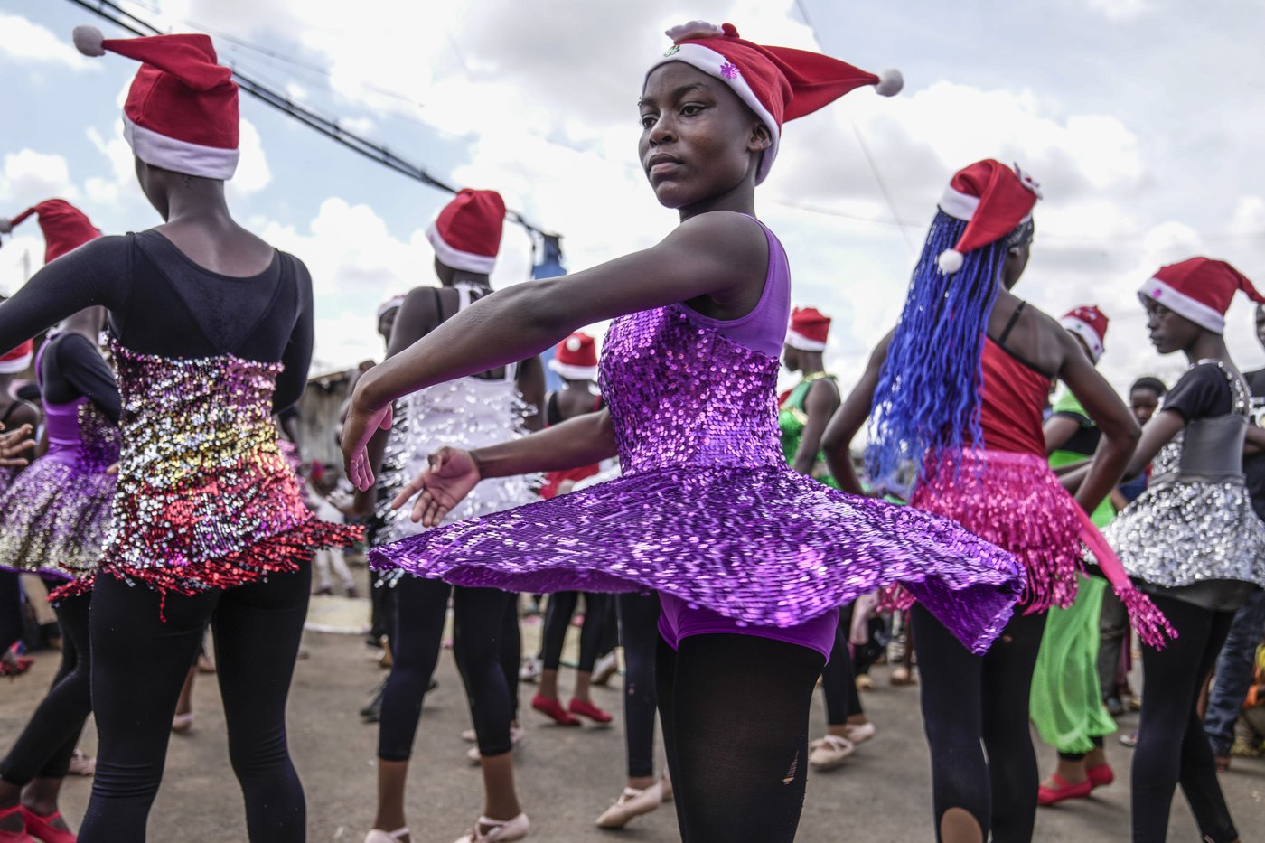 AP PHOTOS: Ballerinas turn one of Kenya's largest slums into a stage for a Christmas show | iNFOnews.ca