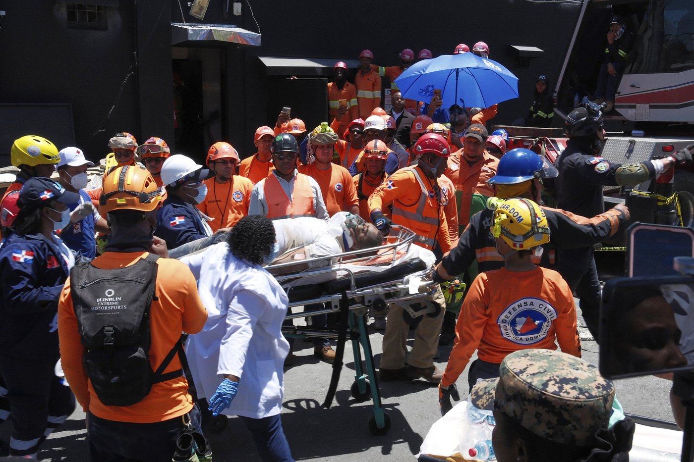 53 frantic hours of searching for survivors after the roof collapses at an iconic Dominican club | iNFOnews.ca 53 frantic hours of searching for survivors after the roof collapses at an iconic Dominican club | iNFOnews.ca