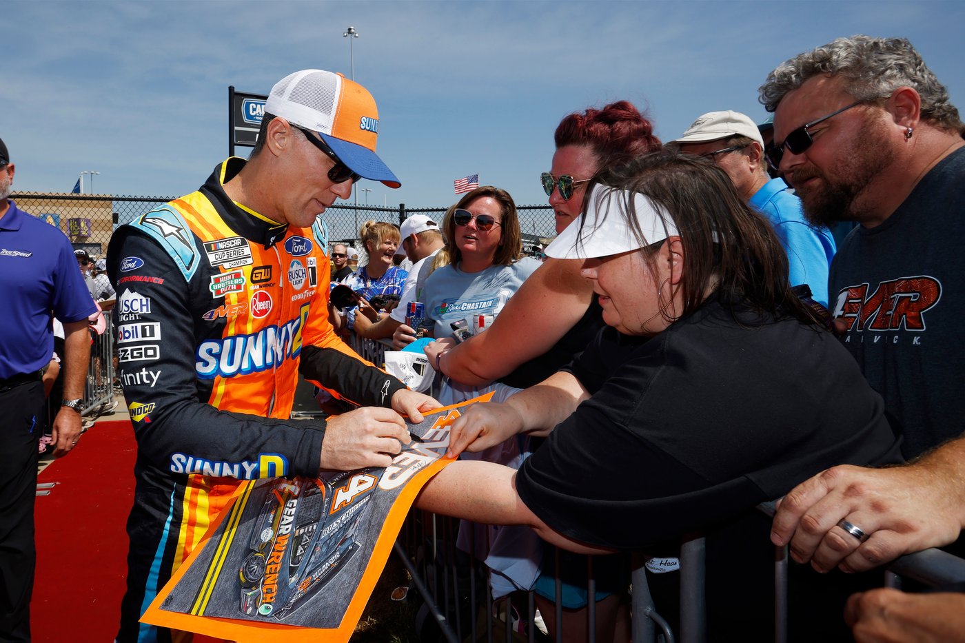 Kevin Harvick selected to NASCAR Hall of Fame Class of 2027 along with Jeff Burton, Larry Phillips | iNFOnews.ca