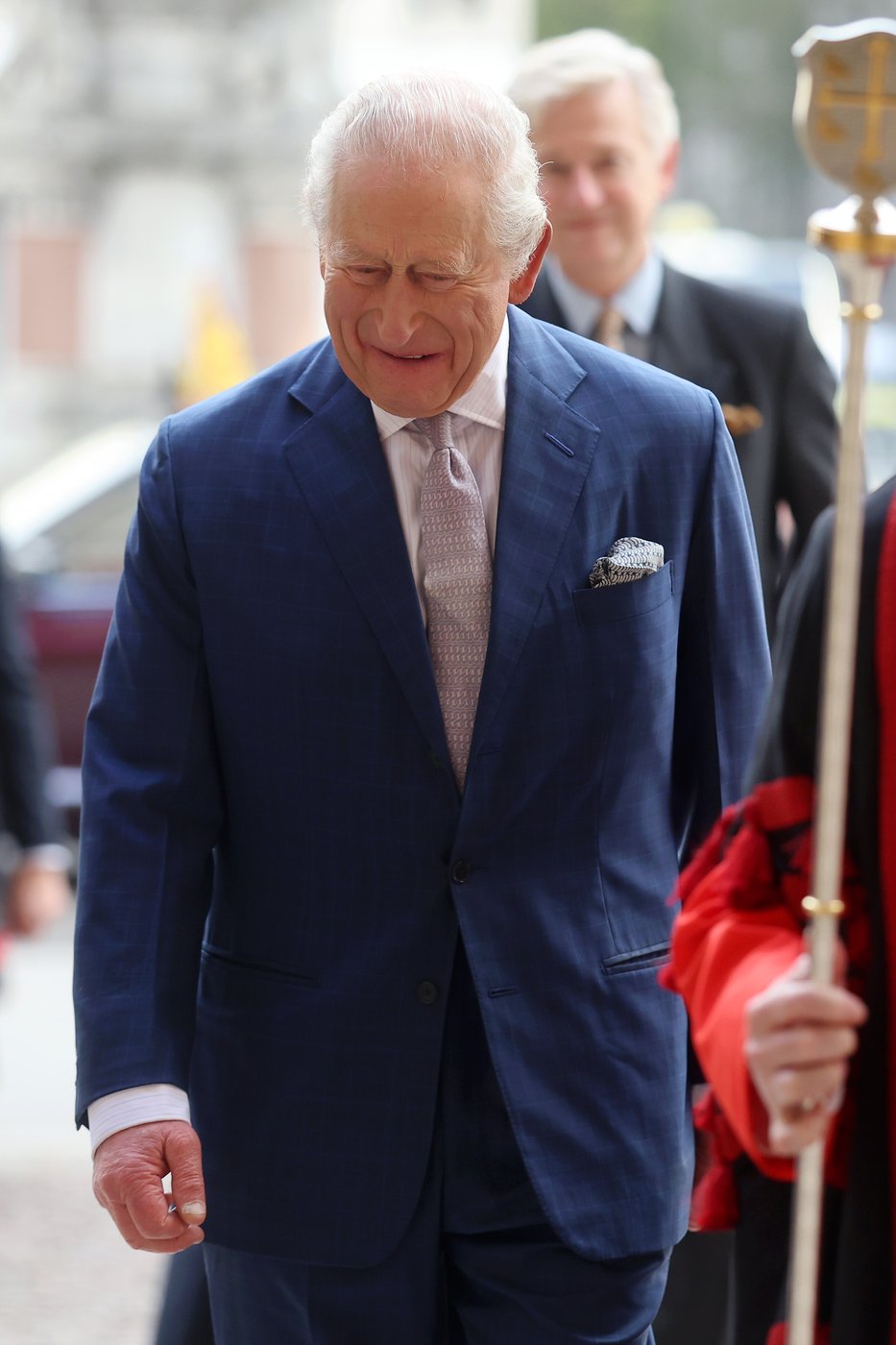 King Charles III says his cancer treatment is being reduced as he promotes benefits of screening | iNFOnews.ca