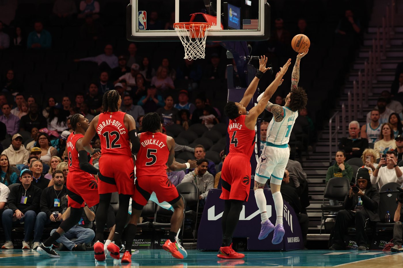 Quickley's 3-pointer at the buzzer sends the Raptors past the Hornets 97-96 for 5th win in 6 games | iNFOnews.ca Quickley's 3-pointer at the buzzer sends the Raptors past the Hornets 97-96 for 5th win in 6 games | iNFOnews.ca