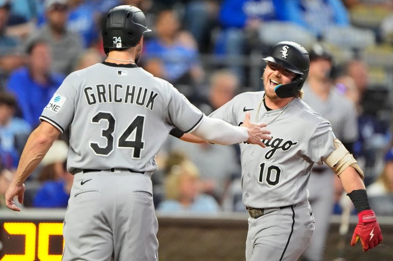 Meidroth, Grichuk hit 3-run shots, White Sox beat Royals 14-11 to remain a game back in AL Central | iNFOnews.ca