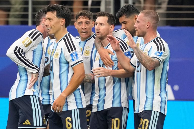 Messi sets World Cup scoring record as defending champion Argentina advances to knockout stage | iNFOnews.ca