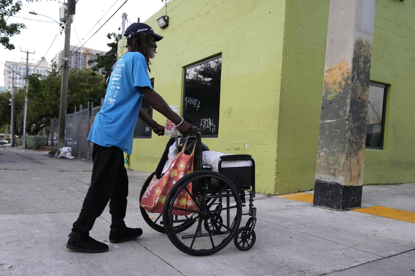 Florida enacts tough law to get homeless off the streets, leaving cities and counties scrambling | iNFOnews.ca