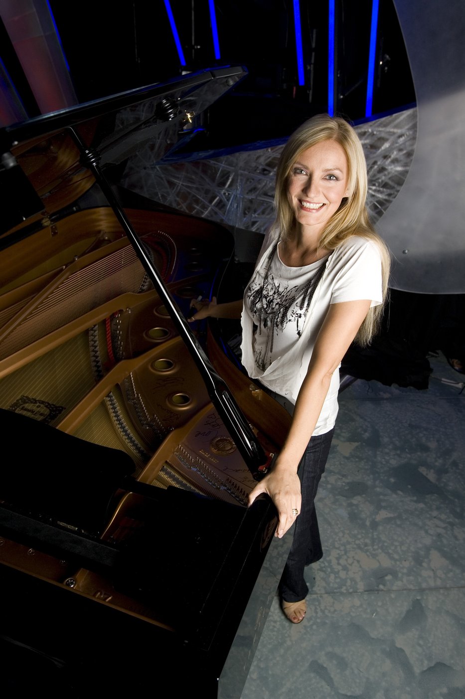 Late Sass Jordan brought sharp ears, honesty to ‘Canadian Idol,’ colleagues remember | iNFOnews.ca