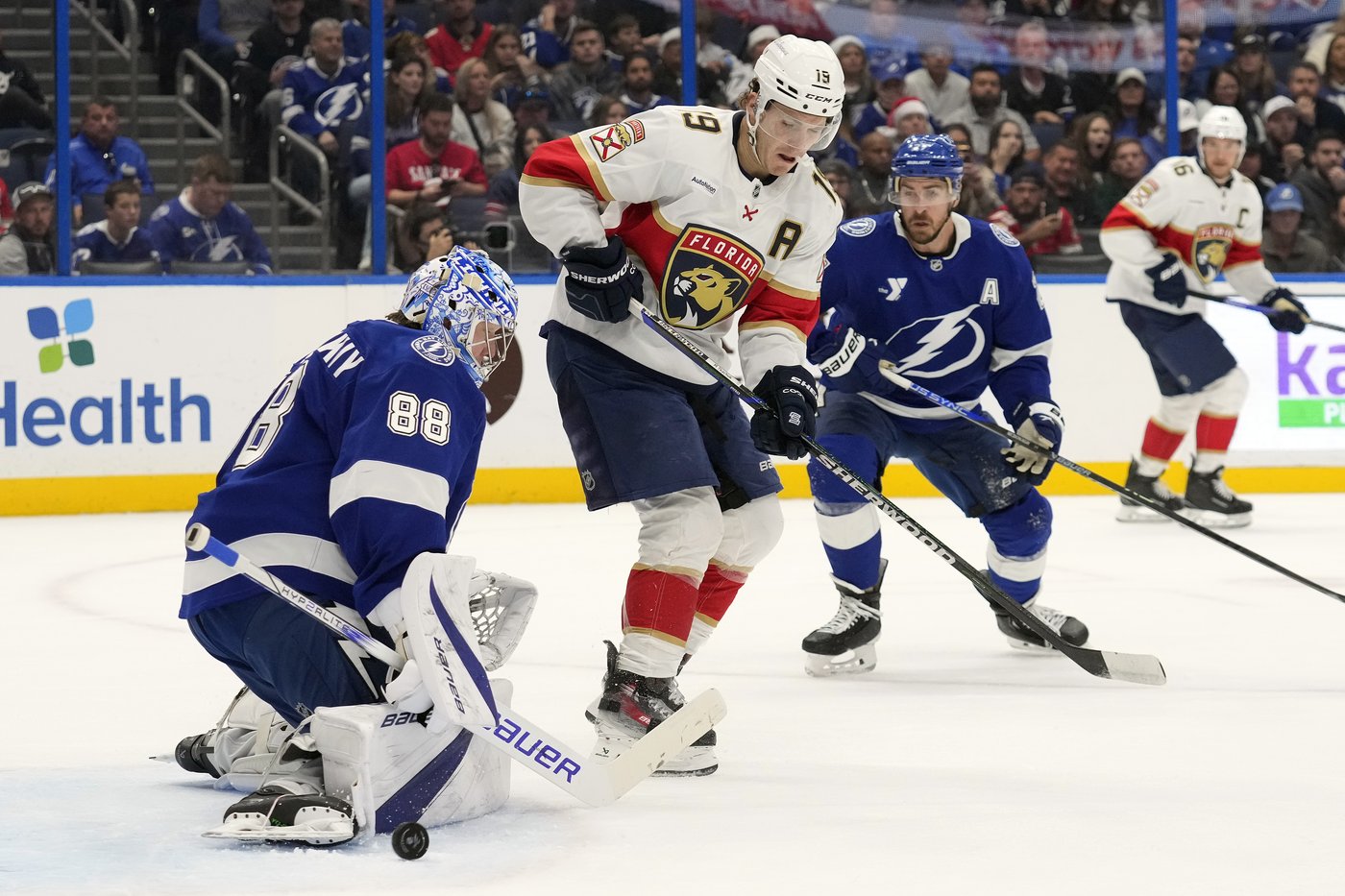 Panthers use short-handed goals to beat Lightning 4-2 in opener of home-and-home set | iNFOnews.ca
