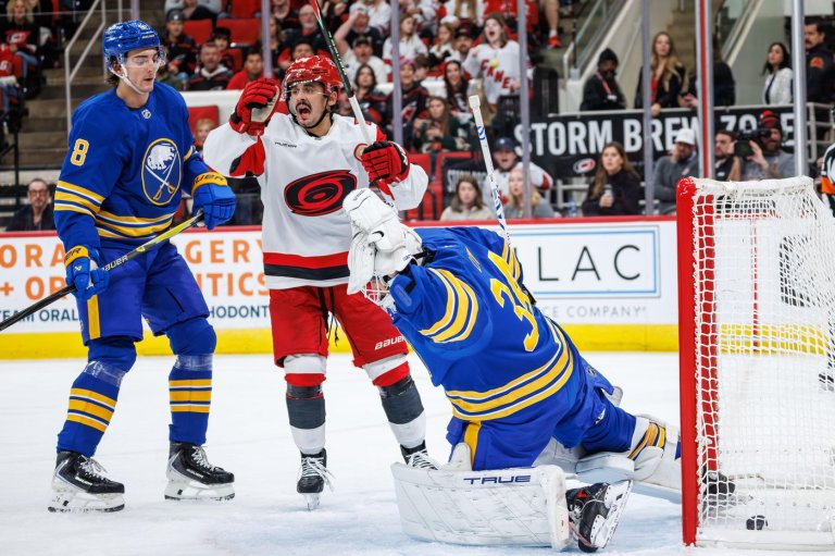 Hurricanes extend winning streak to 3 games with a 6-3 victory over the Sabres | iNFOnews.ca