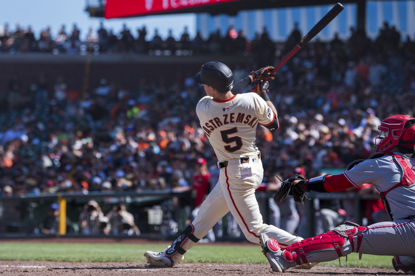 Yastrzemski hits a 2-run homer in the 10th inning and Giants top Reds 8-6 | iNFOnews.ca