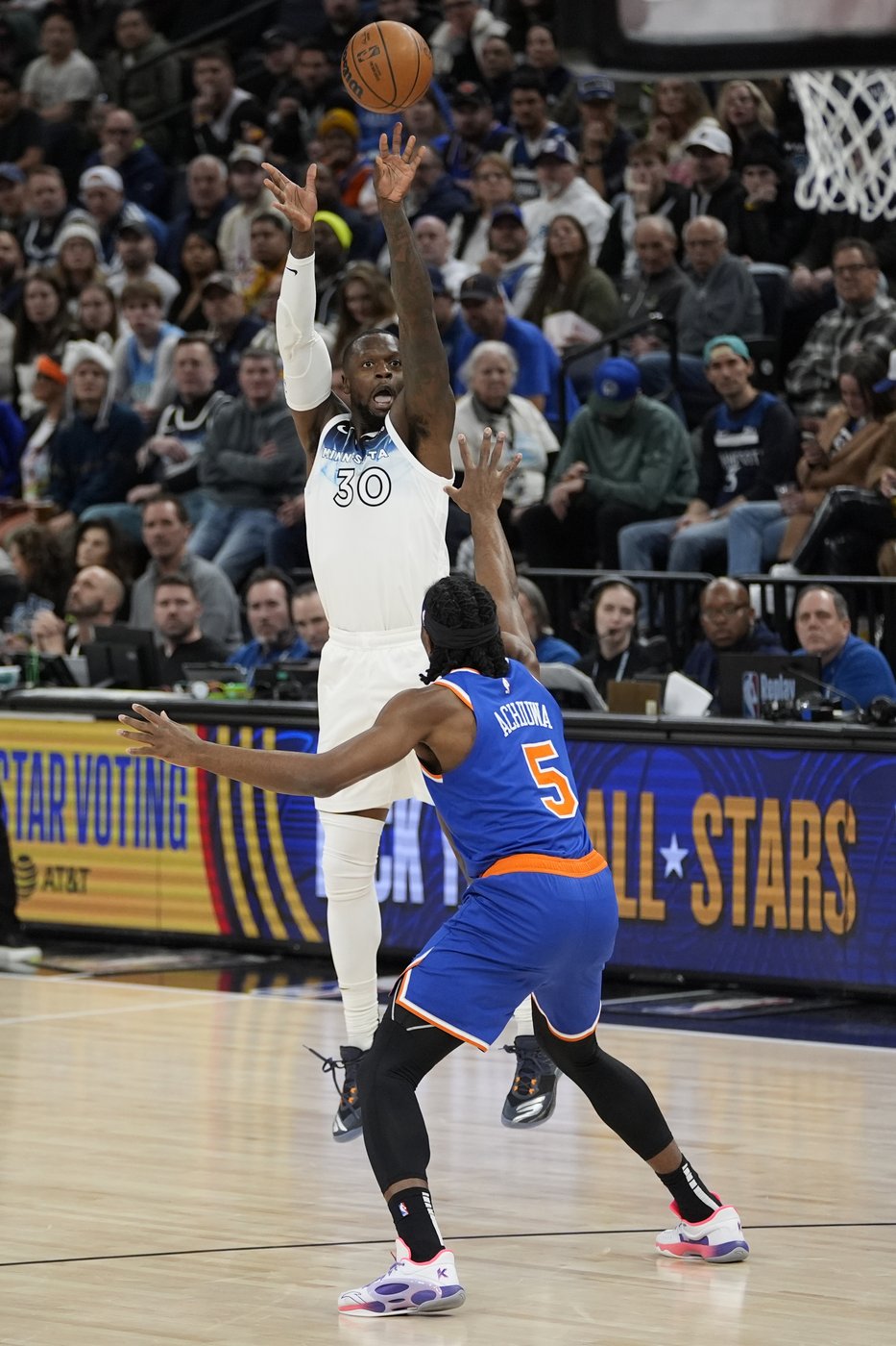 Towns tears up T-wolves in return with 32 points and 20 rebounds in 133-107 romp by Knicks | iNFOnews.ca