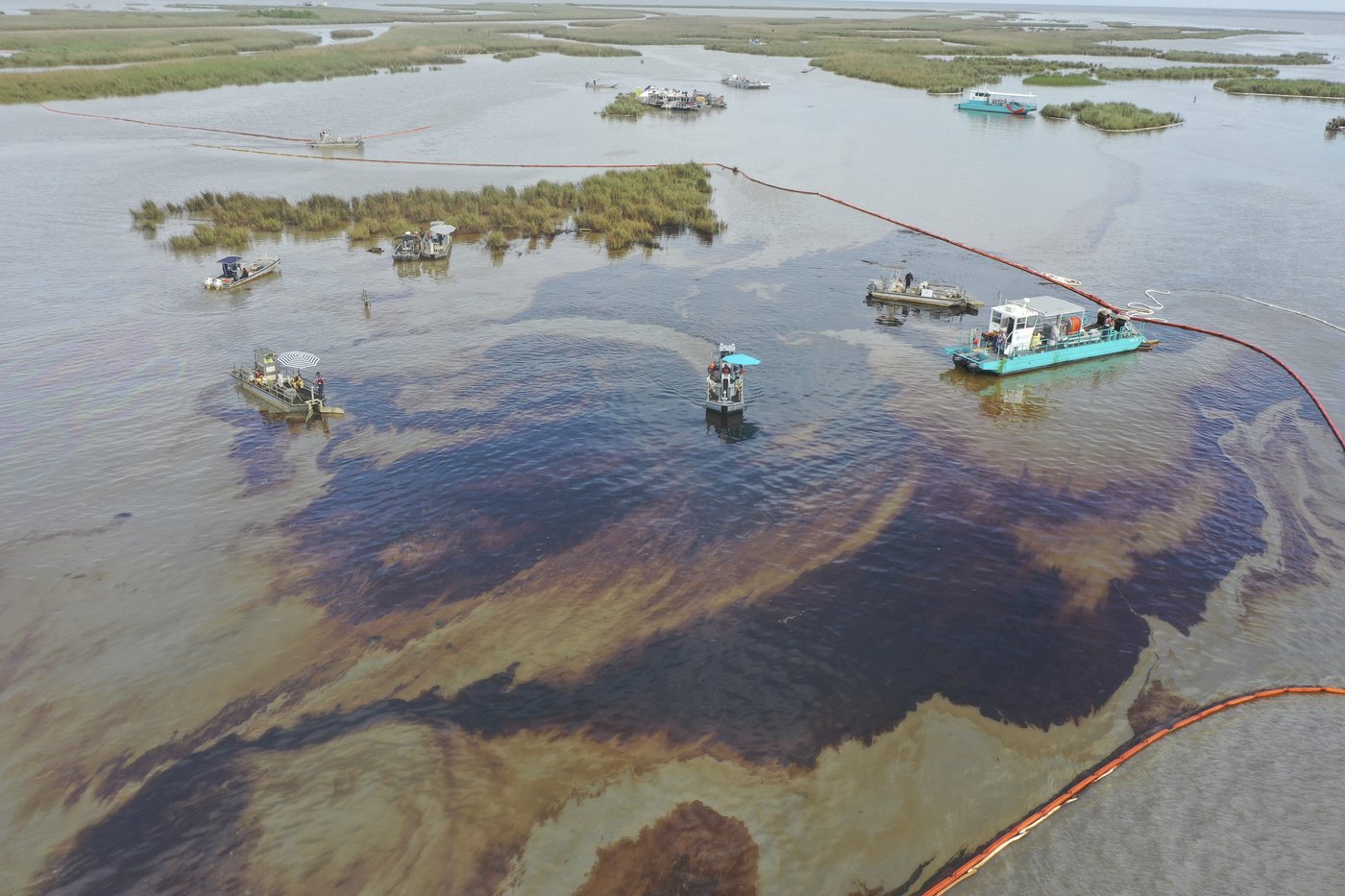 Federal authorities are cleaning up an oil spill in southeast Louisiana | iNFOnews.ca Federal authorities are cleaning up an oil spill in southeast Louisiana | iNFOnews.ca