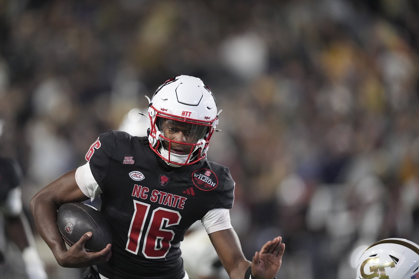 Philo delivers go-ahead TD run with 22 seconds remaining to lift Georgia Tech past N.C. State 30-29 | iNFOnews.ca