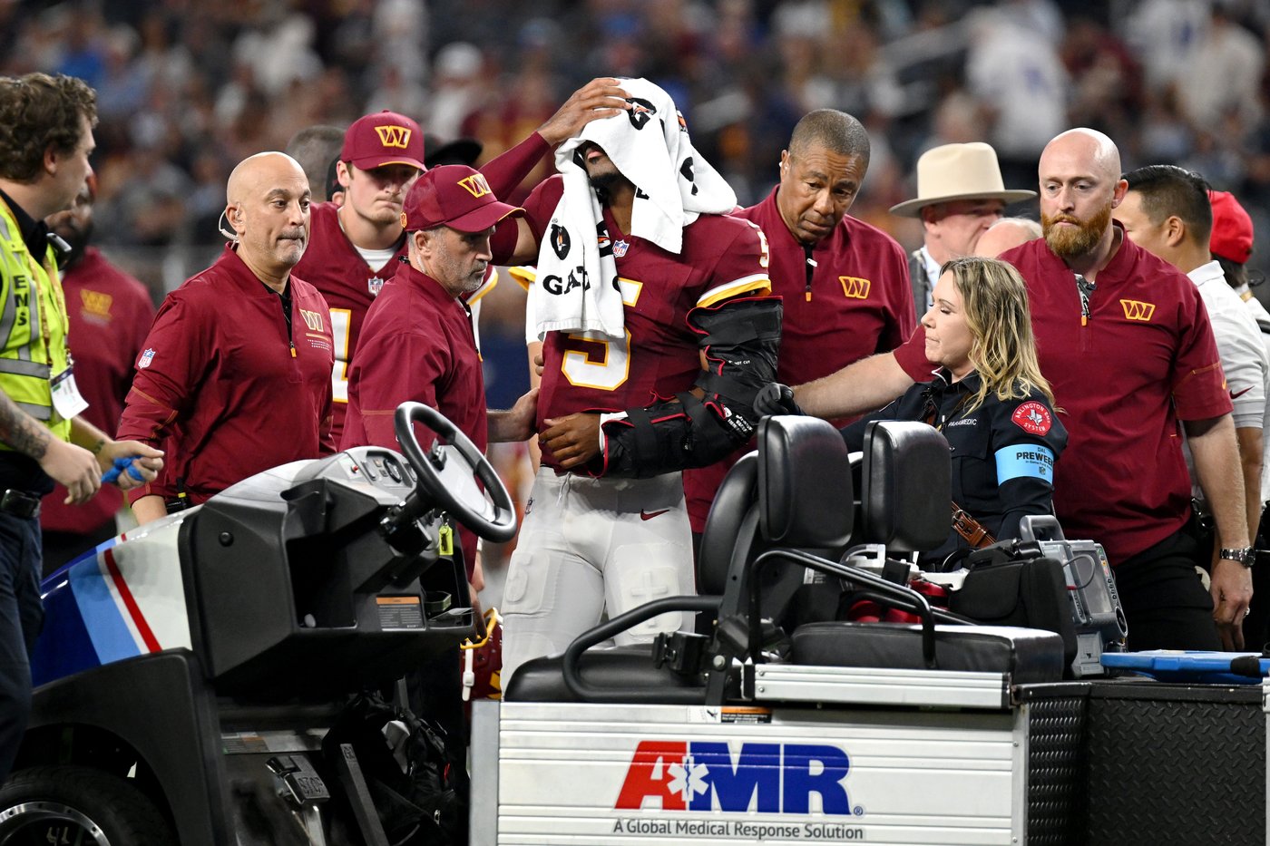 Commanders QB Jayden Daniels dislocates his left elbow for the second time in less than a year | iNFOnews.ca