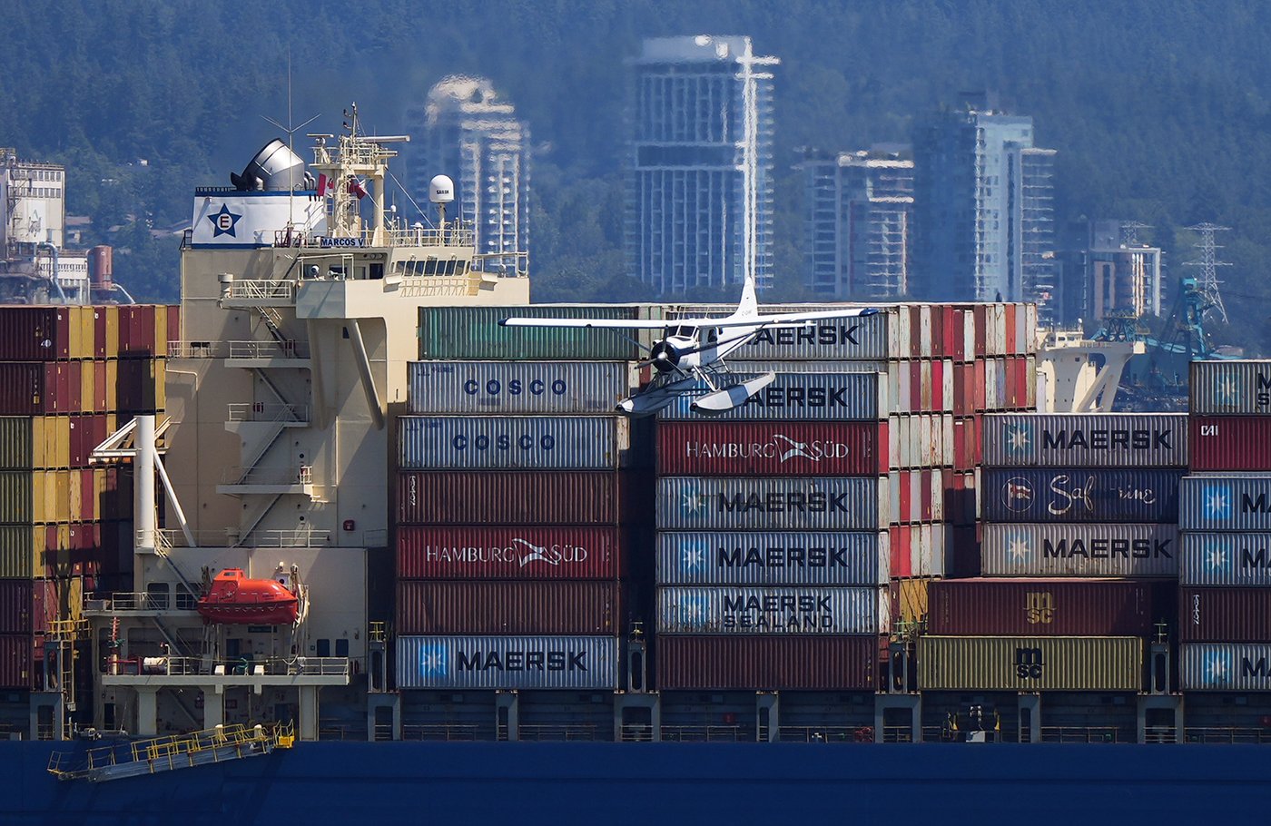 B.C. port lockout looms as businesses fear fallout of another labour disruption | iNFOnews.ca