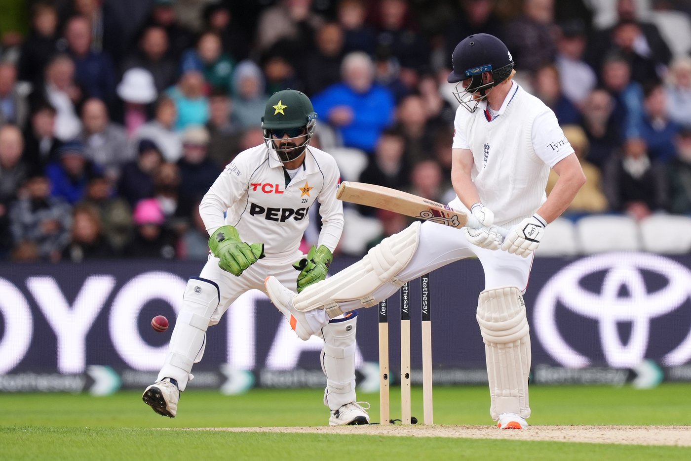 England in charge against Pakistan as Root and Brook hit half-centuries in 366-8 | iNFOnews.ca