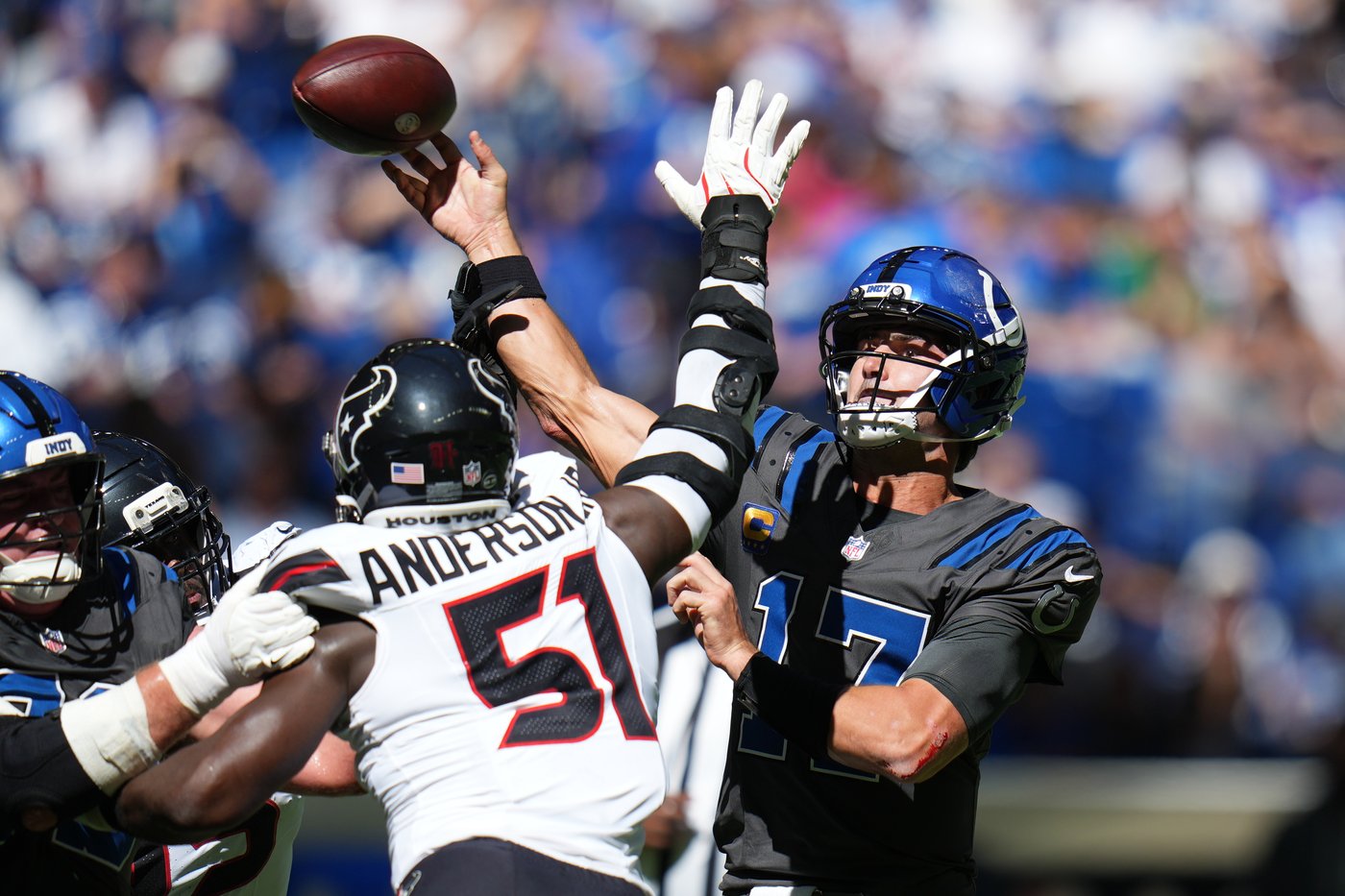 Texans stumble to 0-3 again after a loss to the previously winless Colts | iNFOnews.ca Texans stumble to 0-3 again after a loss to the previously winless Colts | iNFOnews.ca