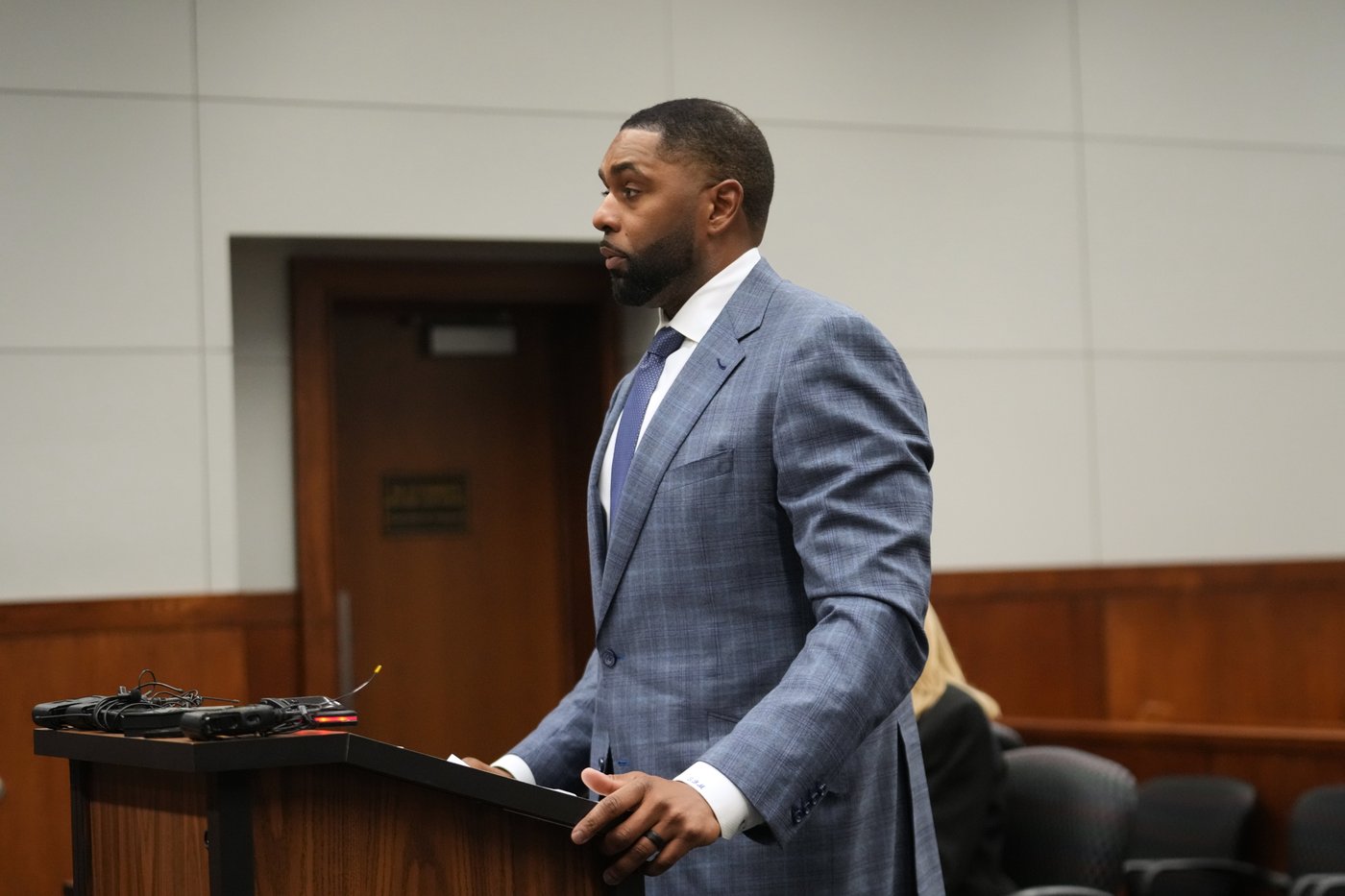 Ex-Michigan coach Sherrone Moore gets probation for confrontation with woman who disclosed affair | iNFOnews.ca Ex-Michigan coach Sherrone Moore gets probation for confrontation with woman who disclosed affair | iNFOnews.ca