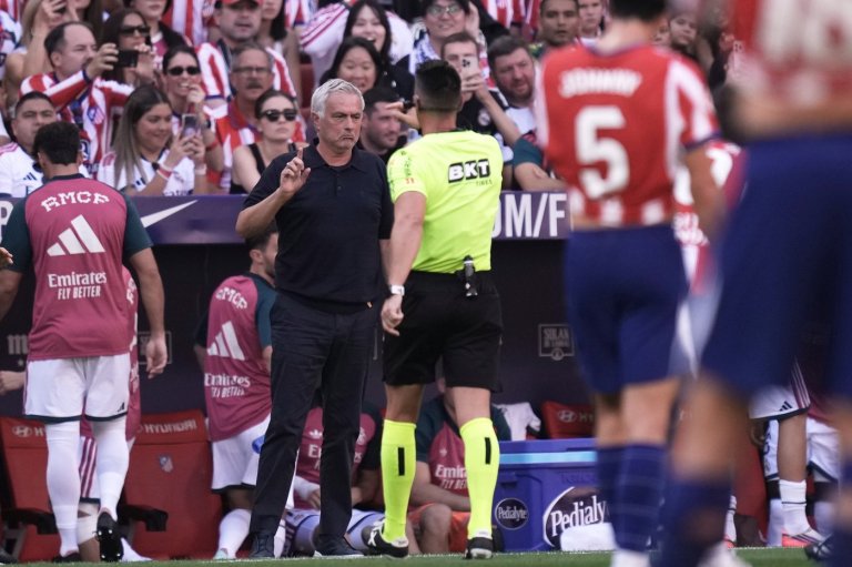 Real Madrid calls for a new Spanish league president after criticizing Tebas' refereeing remarks | iNFOnews.ca