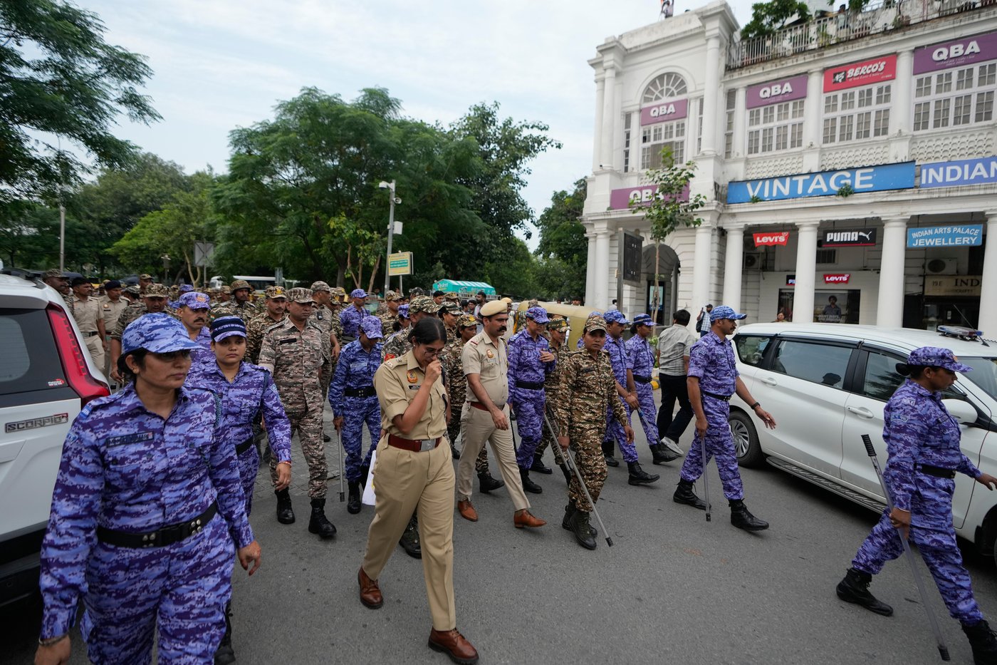 Crowds throng New Delhi and wave Indian flags amid escalating protests | iNFOnews.ca Crowds throng New Delhi and wave Indian flags amid escalating protests | iNFOnews.ca